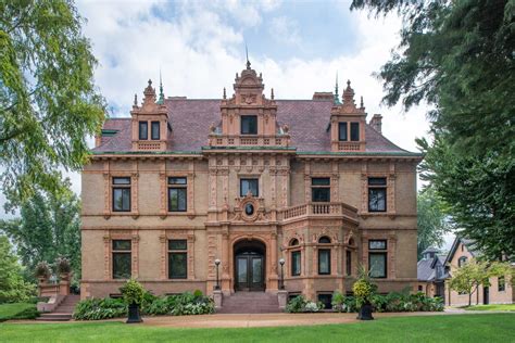 Planning a Family Trip to the Magical Residence in St. Louis: Hours and Kid-Friendly Activities